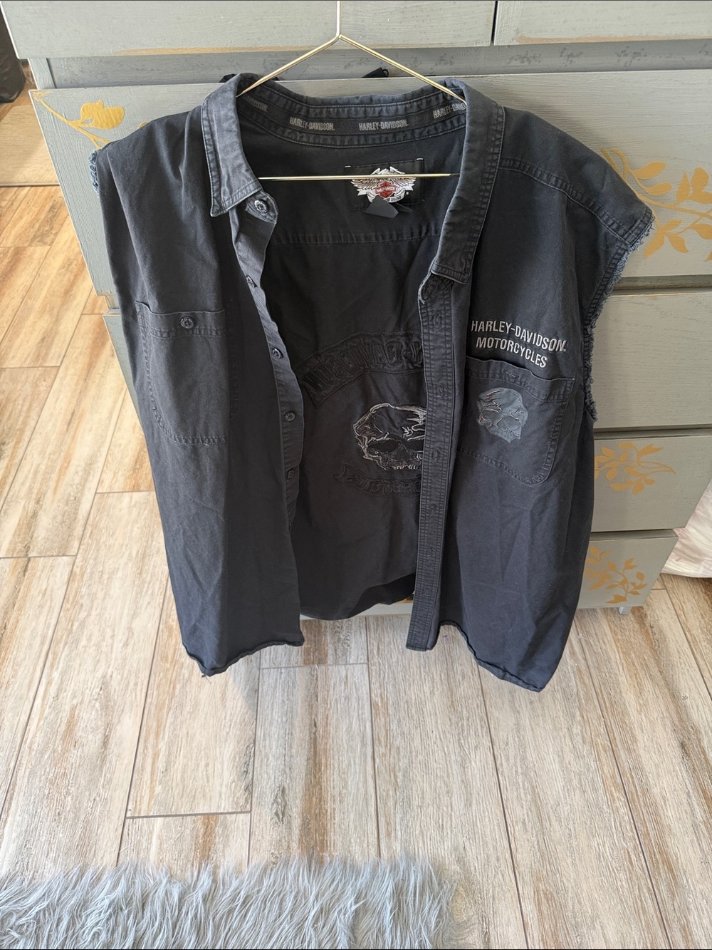Harley-Davidson Black Men's Sleeveless Button-Down Shirt with Chest Logo